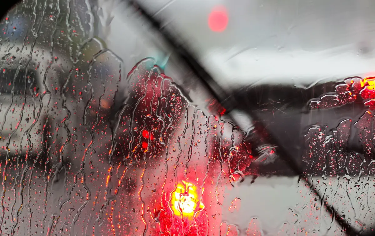 How to Stop Your Car Windscreen Fogging Up Without Air Conditioning